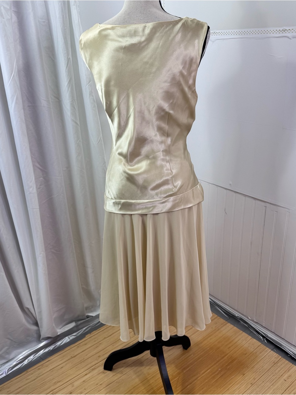 Vintage Liz Claiborne Ivory Satin Drop Waist Midi Dress – Size 12 - Picture 3 of 10